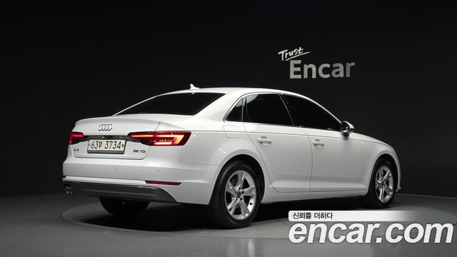 Audi A4 2018 — photo 2
