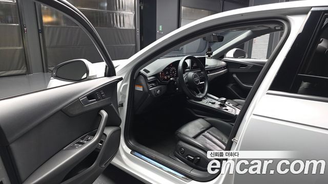 Audi A4 2018 — photo 10