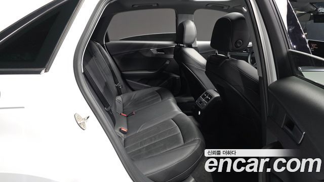 Audi A4 2018 — photo 12