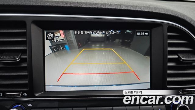Hyundai AVANTE 2018 — photo 21
