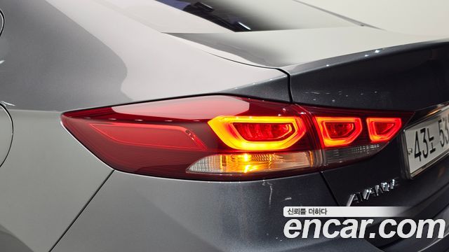 Hyundai AVANTE 2018 — photo 9