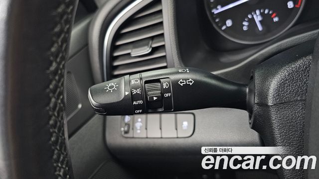 Hyundai AVANTE 2018 — photo 27