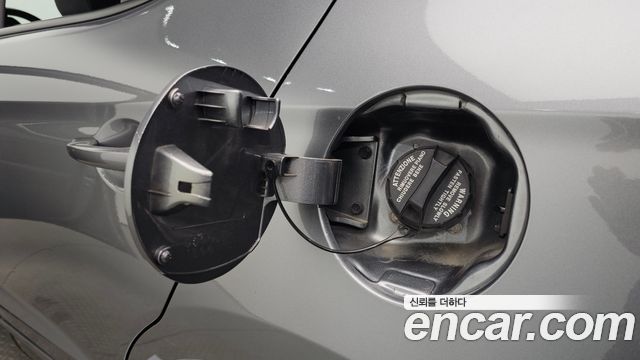 Hyundai AVANTE 2018 — photo 30