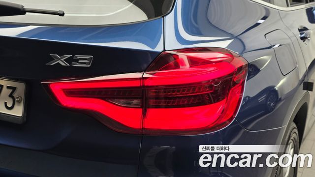 BMW X3 2018 — photo 9