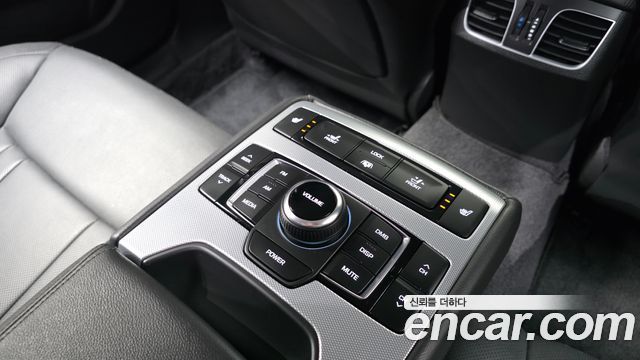 Genesis G80 2019 — photo 25