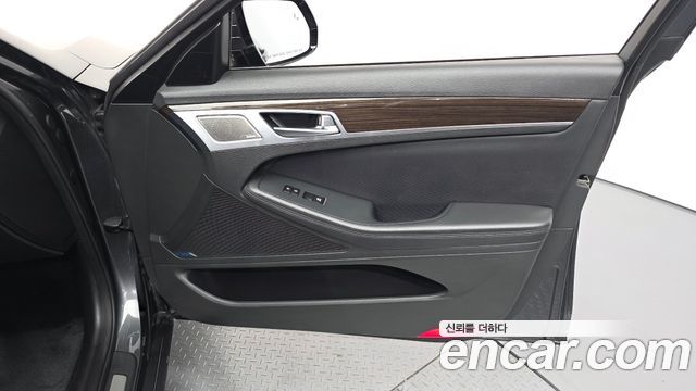 Genesis G80 2019 — photo 14