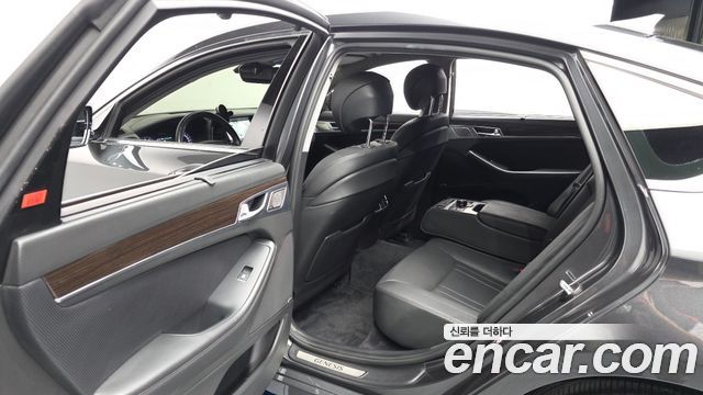 Genesis G80 2019 — photo 16