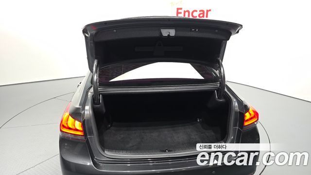 Genesis G80 2019 — photo 27