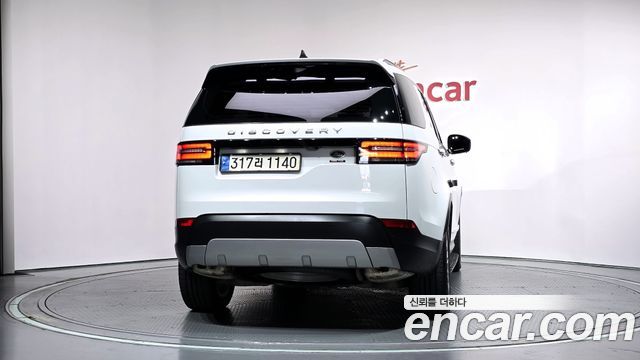 Land Rover Discovery 2018 — photo 4