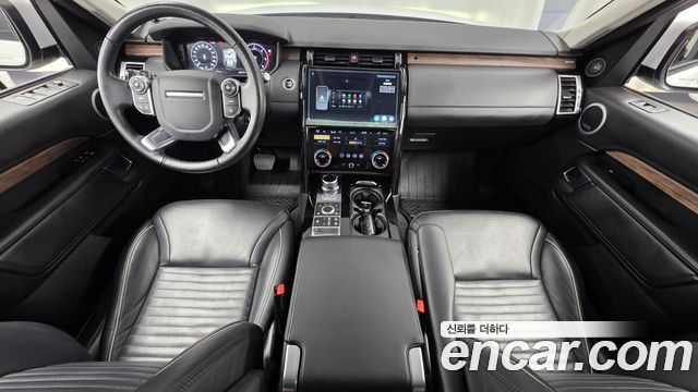 Land Rover Discovery 2018 — photo 10