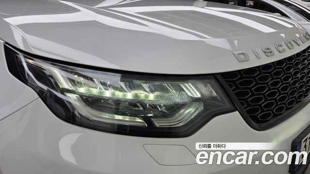 Land Rover Discovery 2018 — photo 8