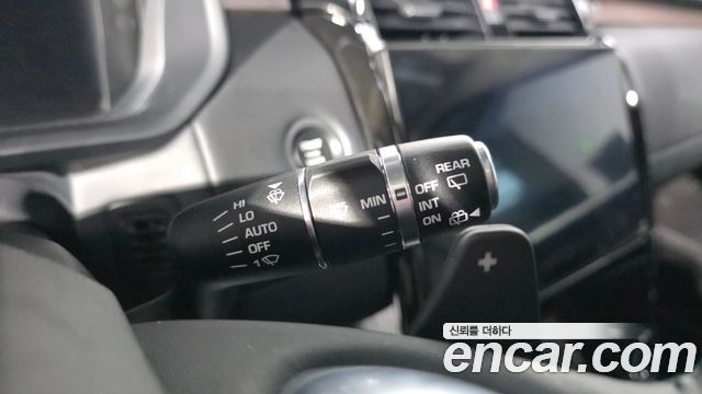 Land Rover Discovery 2018 — photo 32