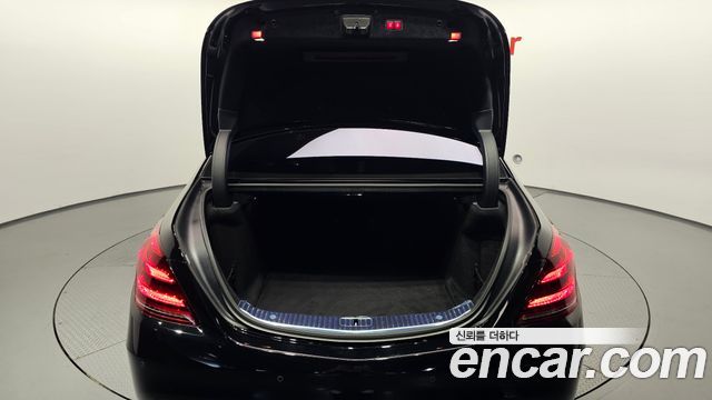 Mercedes-Benz S-Class 2020 — photo 26