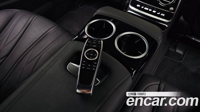 Mercedes-Benz S-Class 2020 — photo 37