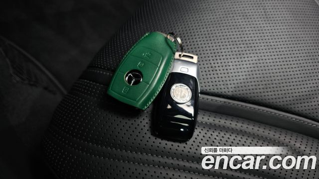Mercedes-Benz S-Class 2020 — photo 40