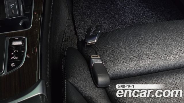 Mercedes-Benz GLC-Class 2020 — photo 22
