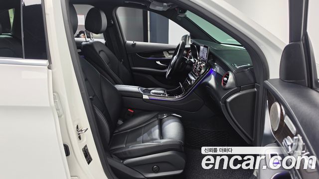 Mercedes-Benz GLC-Class 2020 — photo 16