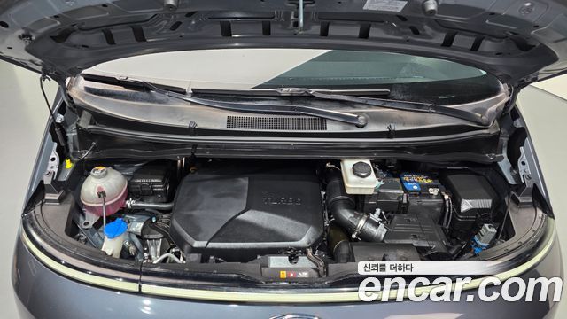 Hyundai Staria 2022 — photo 6
