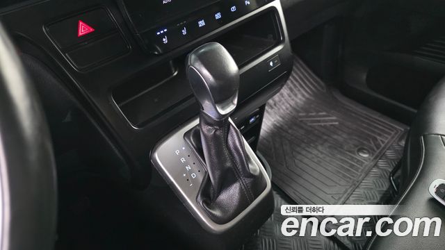 Hyundai Staria 2022 — photo 12