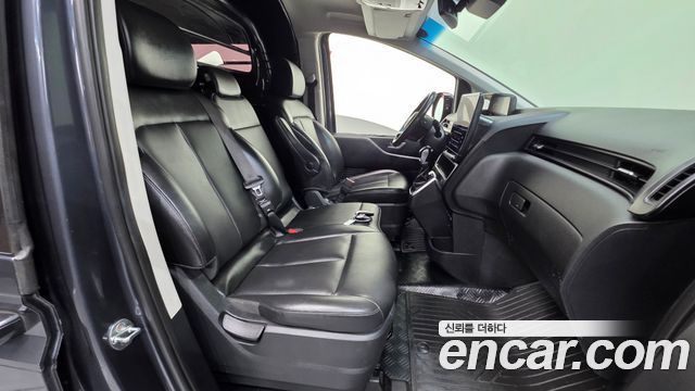 Hyundai Staria 2022 — photo 13