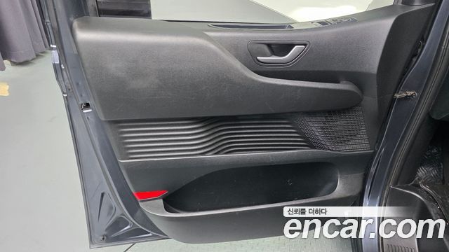 Hyundai Staria 2022 — photo 14