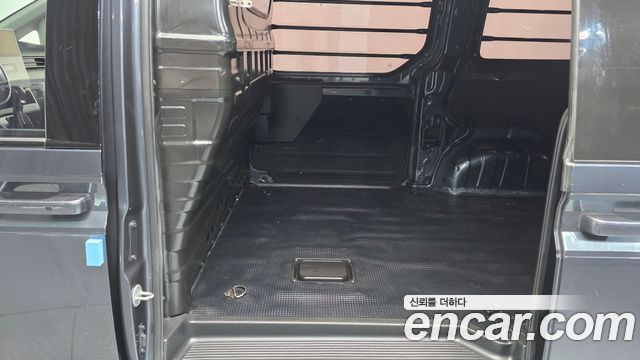 Hyundai Staria 2022 — photo 16