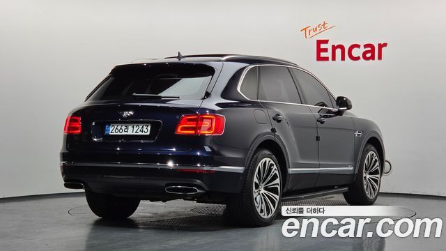 Bentley Bentayga 2017 — photo 2