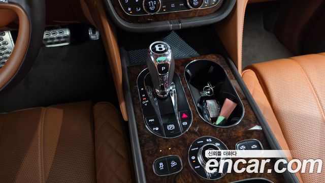 Bentley Bentayga 2017 — photo 12