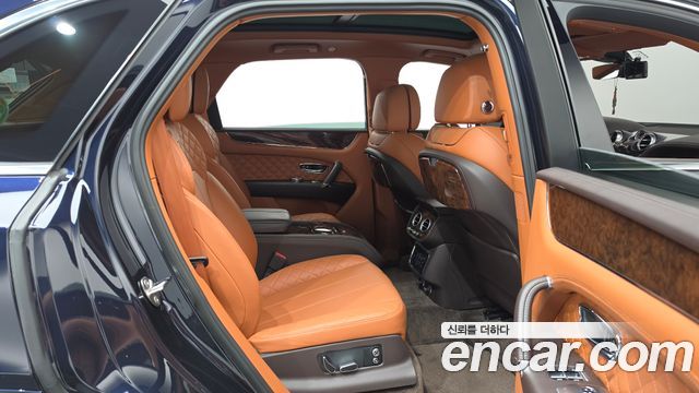Bentley Bentayga 2017 — photo 17