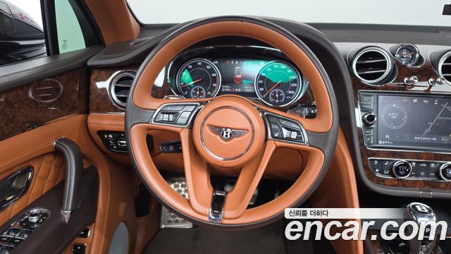 Bentley Bentayga 2017 — photo 18