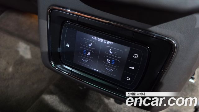 Bentley Bentayga 2017 — photo 21