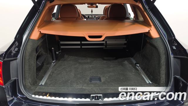 Bentley Bentayga 2017 — photo 26