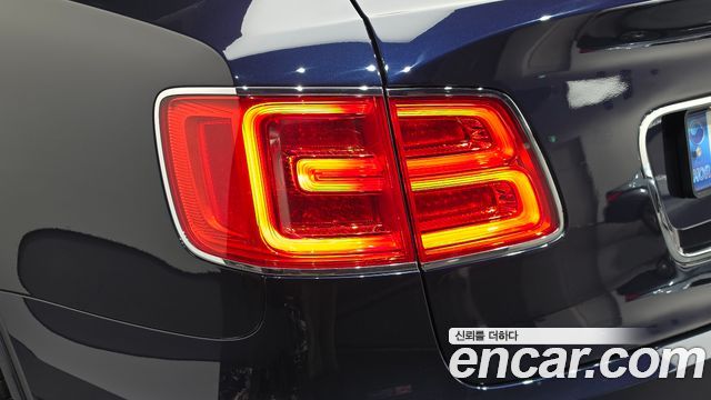Bentley Bentayga 2017 — photo 9