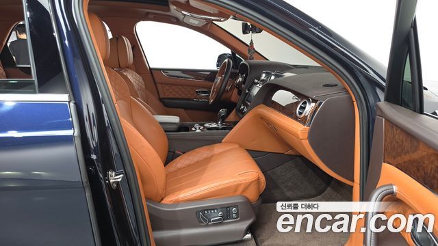 Bentley Bentayga 2017 — photo 16