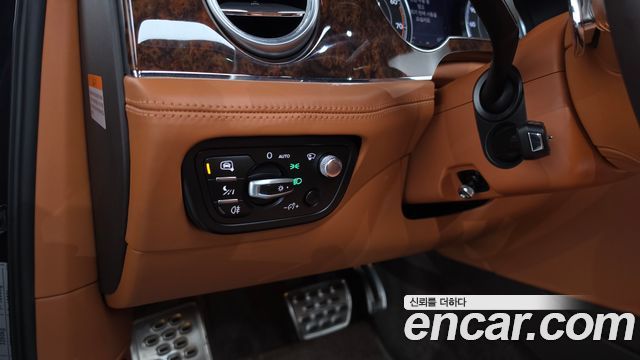 Bentley Bentayga 2017 — photo 28