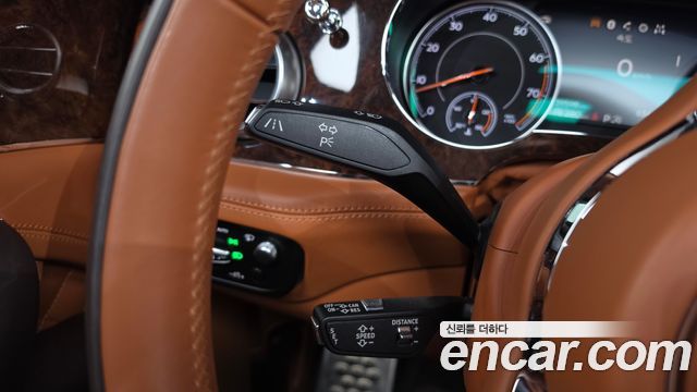Bentley Bentayga 2017 — photo 30