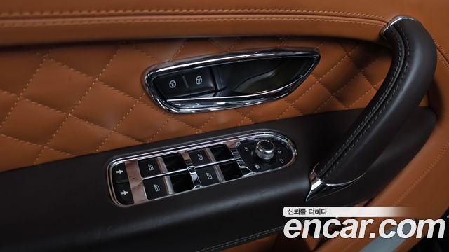 Bentley Bentayga 2017 — photo 34
