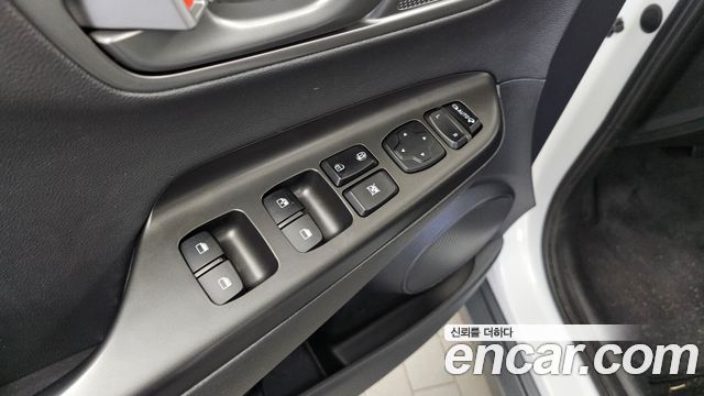 Hyundai Kona 2020 — photo 32