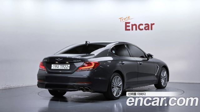 Genesis G70 2019 — photo 2