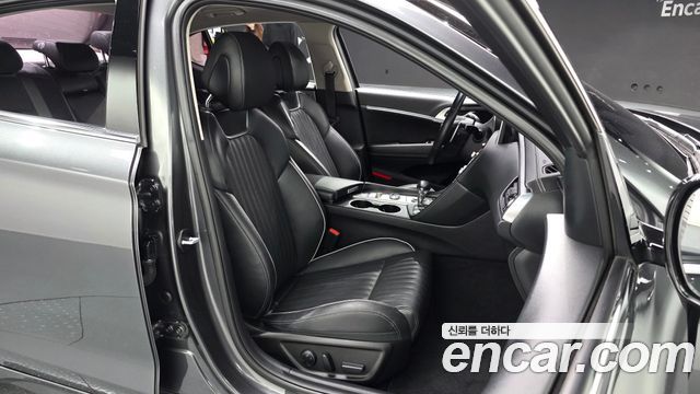 Genesis G70 2019 — photo 11