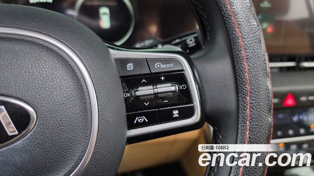 Kia Canival 2021 — photo 16