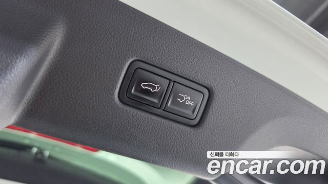 Kia Canival 2021 — photo 17