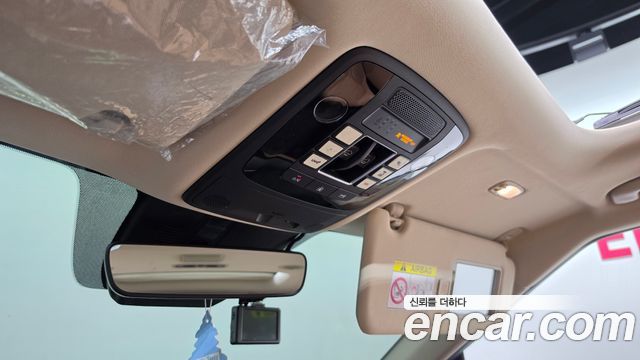 Kia Canival 2021 — photo 18