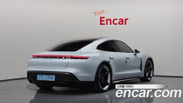 Porsche Taycan 2021 — photo 2