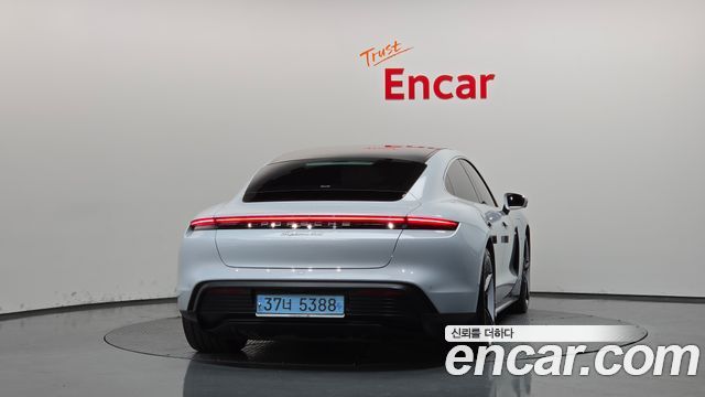 Porsche Taycan 2021 — photo 4