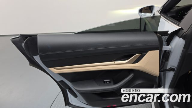 Porsche Taycan 2021 — photo 15