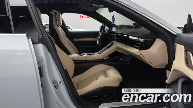 Porsche Taycan 2021 — photo 16