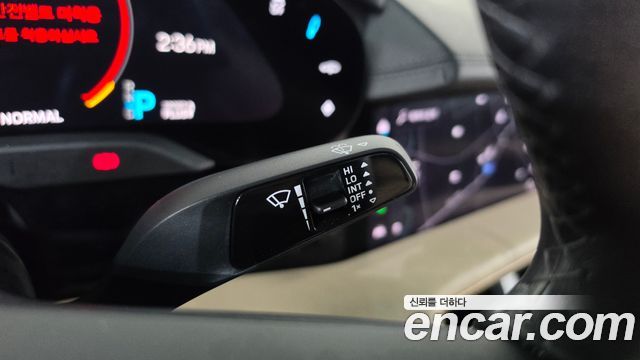 Porsche Taycan 2021 — photo 27