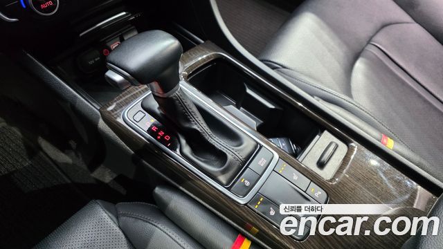 Kia K5 2018 — photo 9