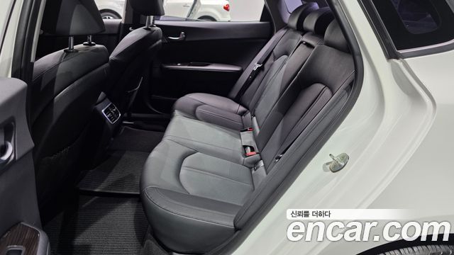 Kia K5 2018 — photo 11